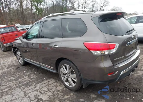 2015 Nissan Pathfinder Platinum z USA, uszkodzony, nr VIN 5N1AR2MN4FC712509